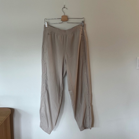 Lululemon Tear-Away Mid-Rise Track Pant - Picture 2 of 5